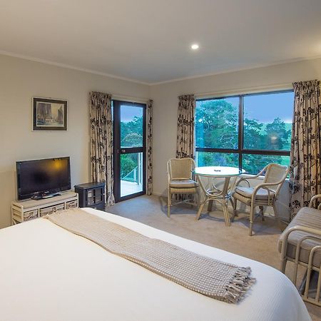 Morepork Riverside Lodge Paihia Exterior photo