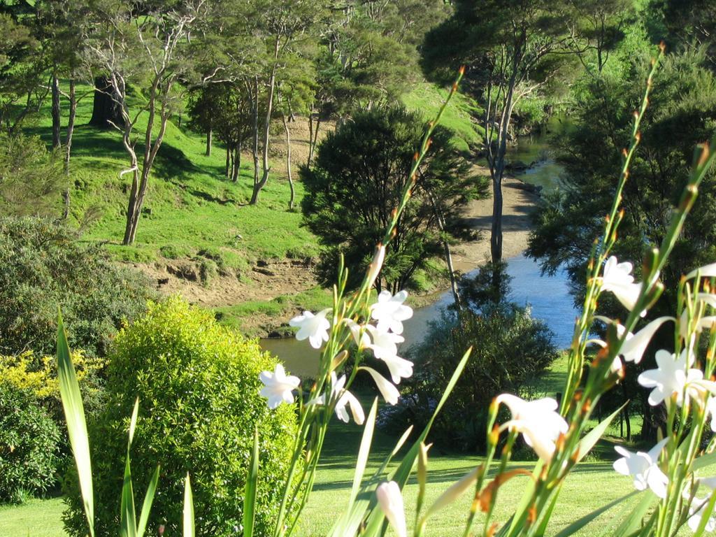 Morepork Riverside Lodge Paihia Exterior photo