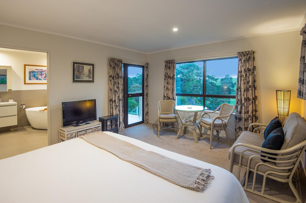 Morepork Riverside Lodge Paihia Exterior photo