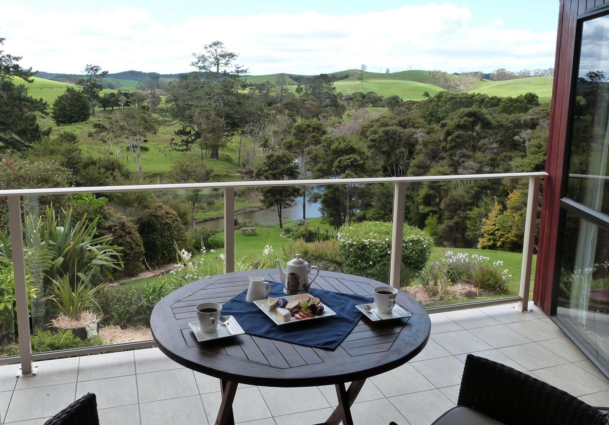 Morepork Riverside Lodge Paihia Exterior photo