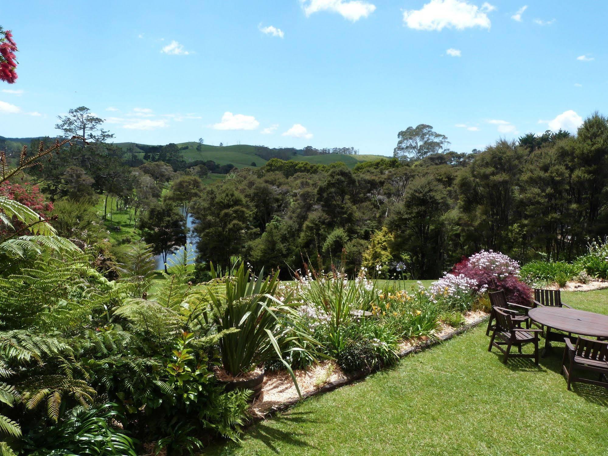Morepork Riverside Lodge Paihia Exterior photo